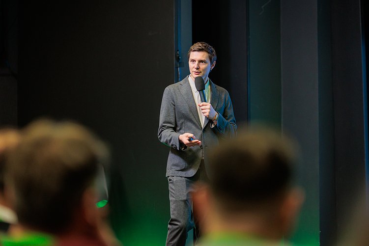 Дмитрий Ковпак