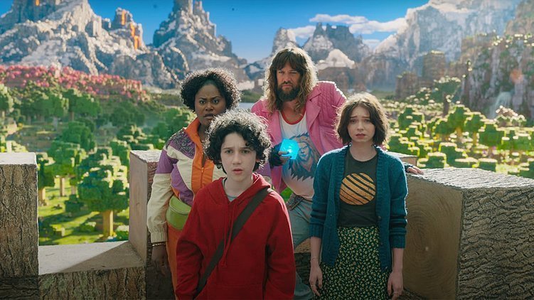 «Minecraft: The Movie» — как фильм по пиксельной игре стал вирусным брендом⁠⁠
