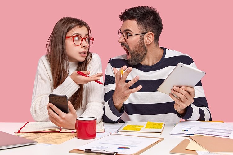 Сувенирка без паники.  Часть 5: Подарок как инвестиция. Считаем ROI корпоративного мерча