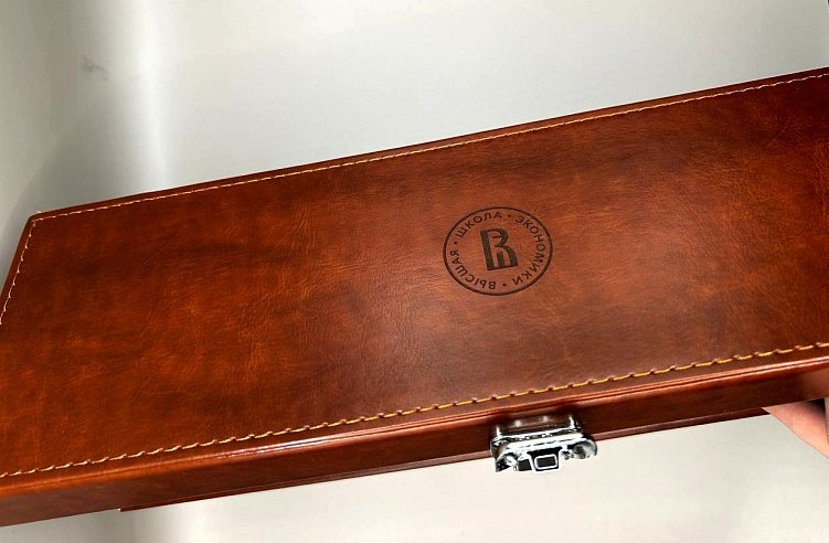 VIP-подарок, брендированный для НИУ ВШЭ&nbsp;