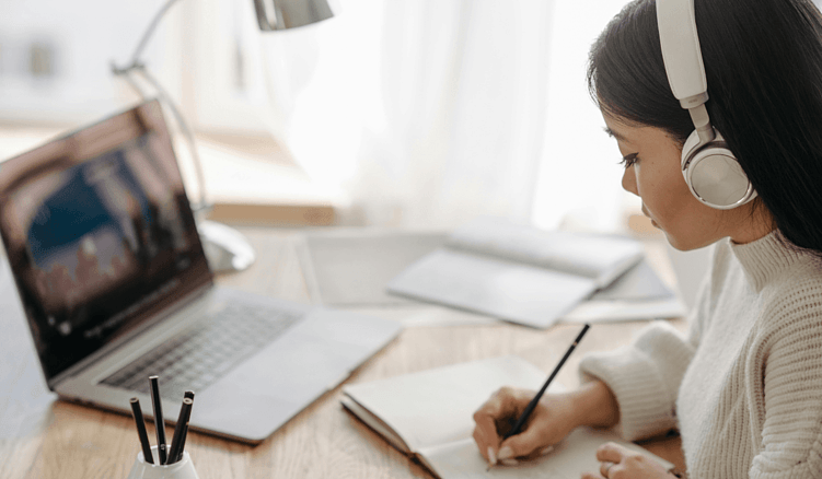 Правило: 30 минут на главную задачу до любых экранов.