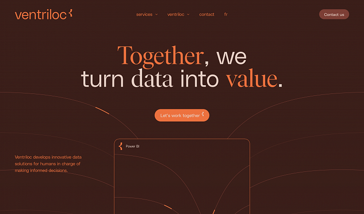 В глаза сразу бросаются яркие цвета