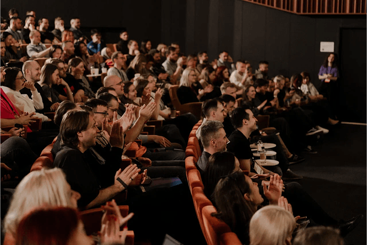 Зал на Круглом столе