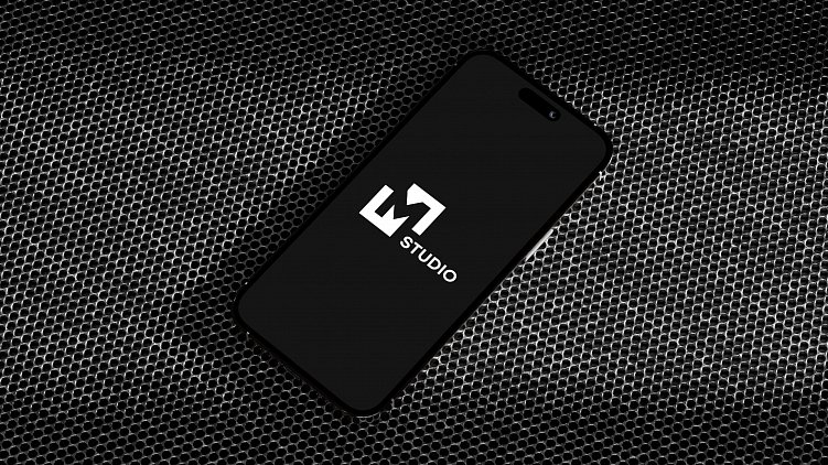 Логотип MIKHILOV studio