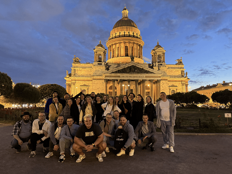 Стоит ли тратить миллионы на корпоратив и что это дает удаленным компаниям? Опыт PMP TECH