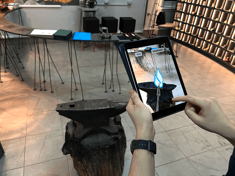 Дополненная реальность помогает музеям и регионам вести посетителя по маршруту и объяснять сложные процессы из прошлого.