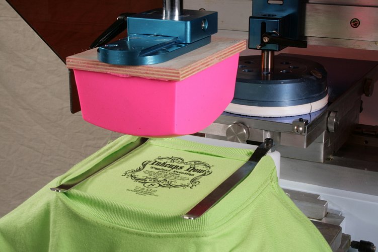 Как выбрать нанесение логотипа на корпоративные сувениры: не испортить и сделать классно