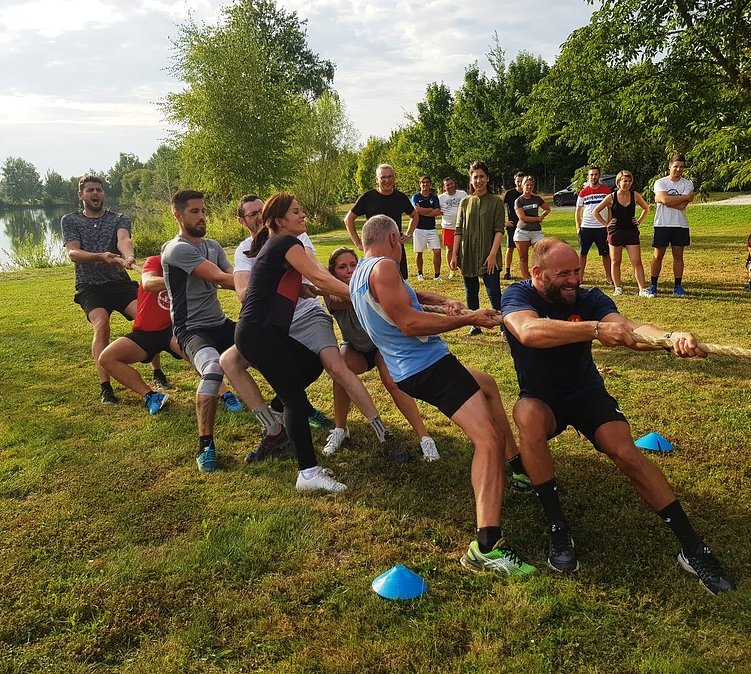 тимбилдинг на природе (фото Pinterest)