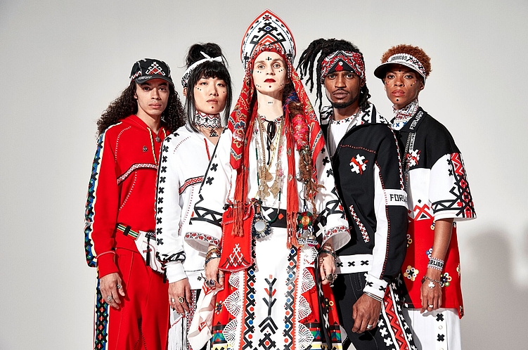 Разбираем русские тренды с е—б эдженси: красный цвет как исторический символ русской культуры