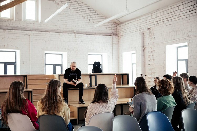 От беспомощного котенка к бизнес-единице: тернистый путь дизайнера. Интервью для «Русской Барыни»