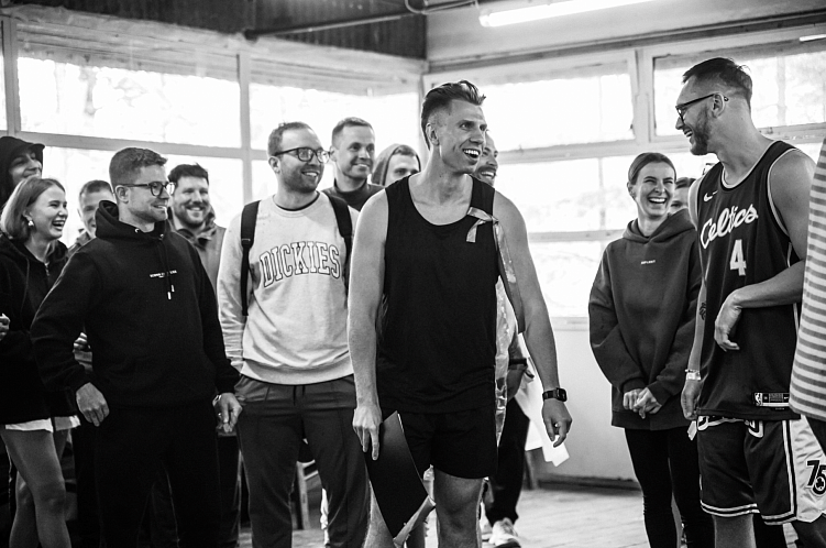 Стоит ли тратить миллионы на корпоратив и что это дает удаленным компаниям? Опыт PMP TECH