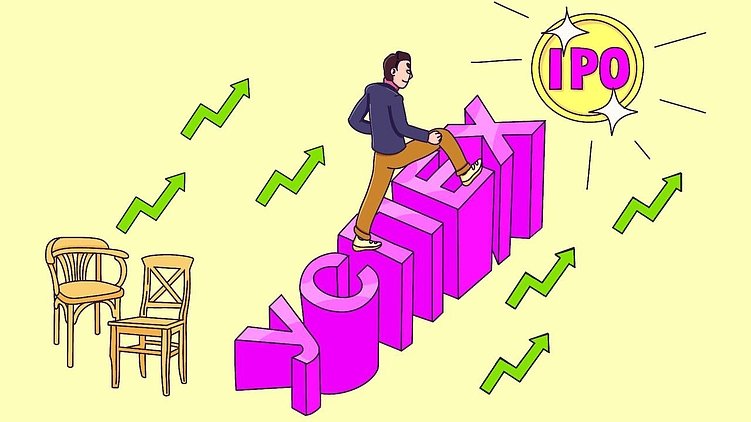 «Меня уволили, потому что я носил кеды под костюм»