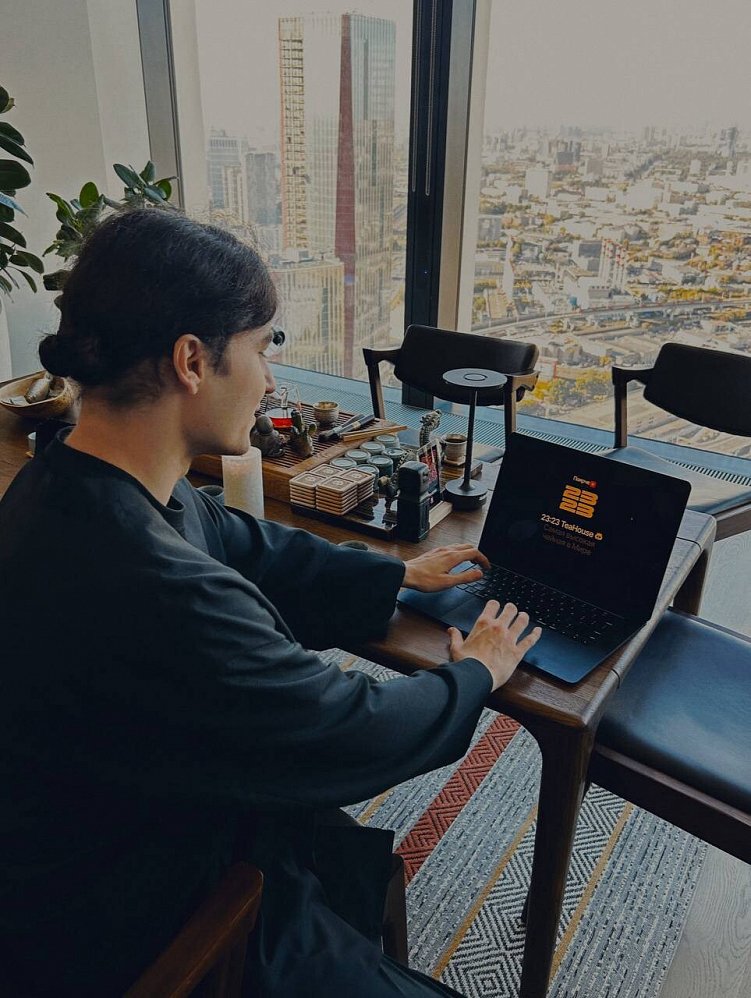 Быть ярче остальных, работать с криптой, находить заказы в качалке и быть выше новой школы дизайна