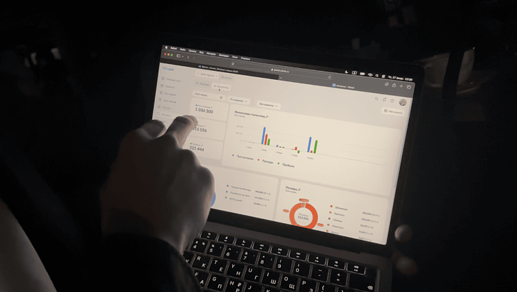 Зафиксировал рекордную сумму за месяц, сидя с другом в ресторане, пока в центре Омска выключили электричество :(