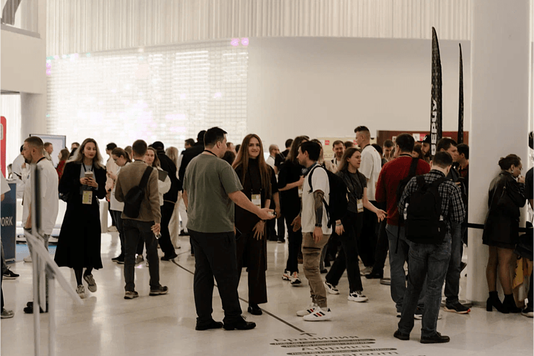 На перерыве между секциями