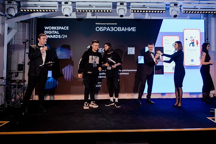 Сэкономил стартапу 3 млн и 1.5 года. Выступали для Путина, золото за дизайн. Хочу еще, не знаю как.