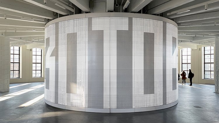 Как создать оригинальный шрифт в теме, где всё уже придумано