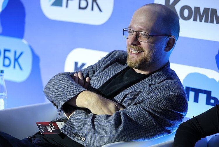 CRM без иллюзий: как превратить базу контактов в клиентский капитал