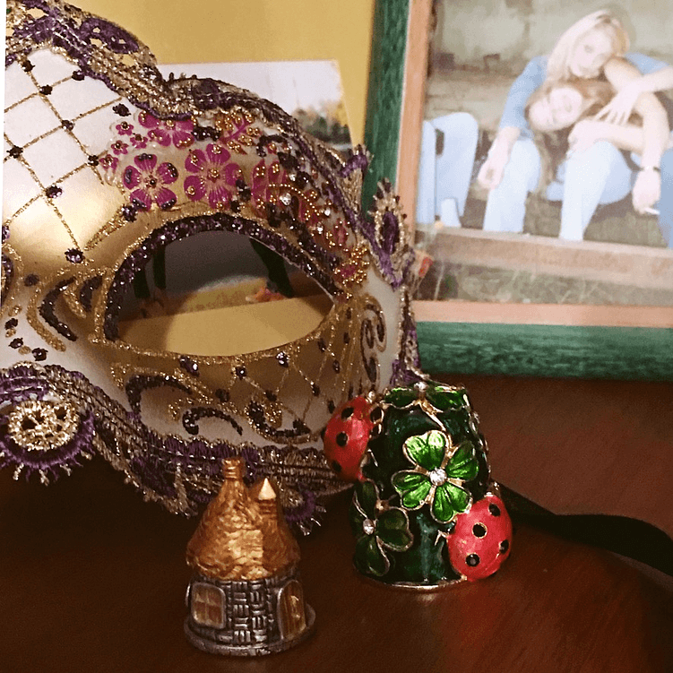 Совершенно точно продолжу заниматься своим хобби — собирать наперстки из разных стран