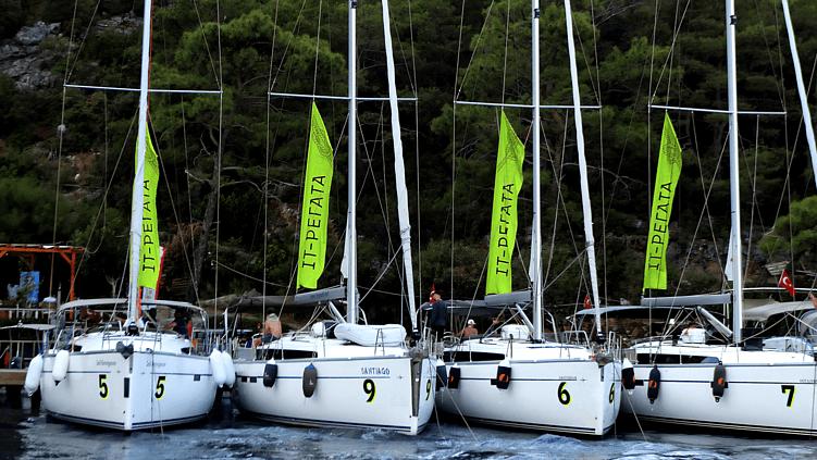 Зелёный цвет, морские узлы и IT — как мы визуализировали дух IT-Регаты