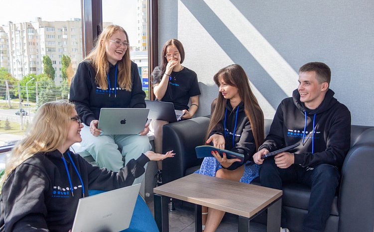 Корпоративный мерч, который хочется носить: опыт диджитал-продакшена из Ставрополя