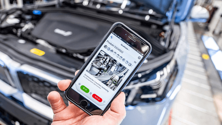 Без мобильного приложения, конечно, тоже не обошлось.