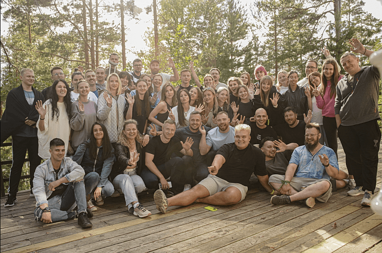 Стоит ли тратить миллионы на корпоратив и что это дает удаленным компаниям? Опыт PMP TECH