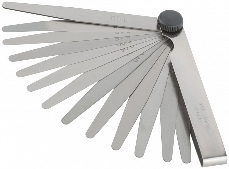 Конструктору необходимо знать и расстояния между поверхностями, для измерения чего служит «зазоромер»