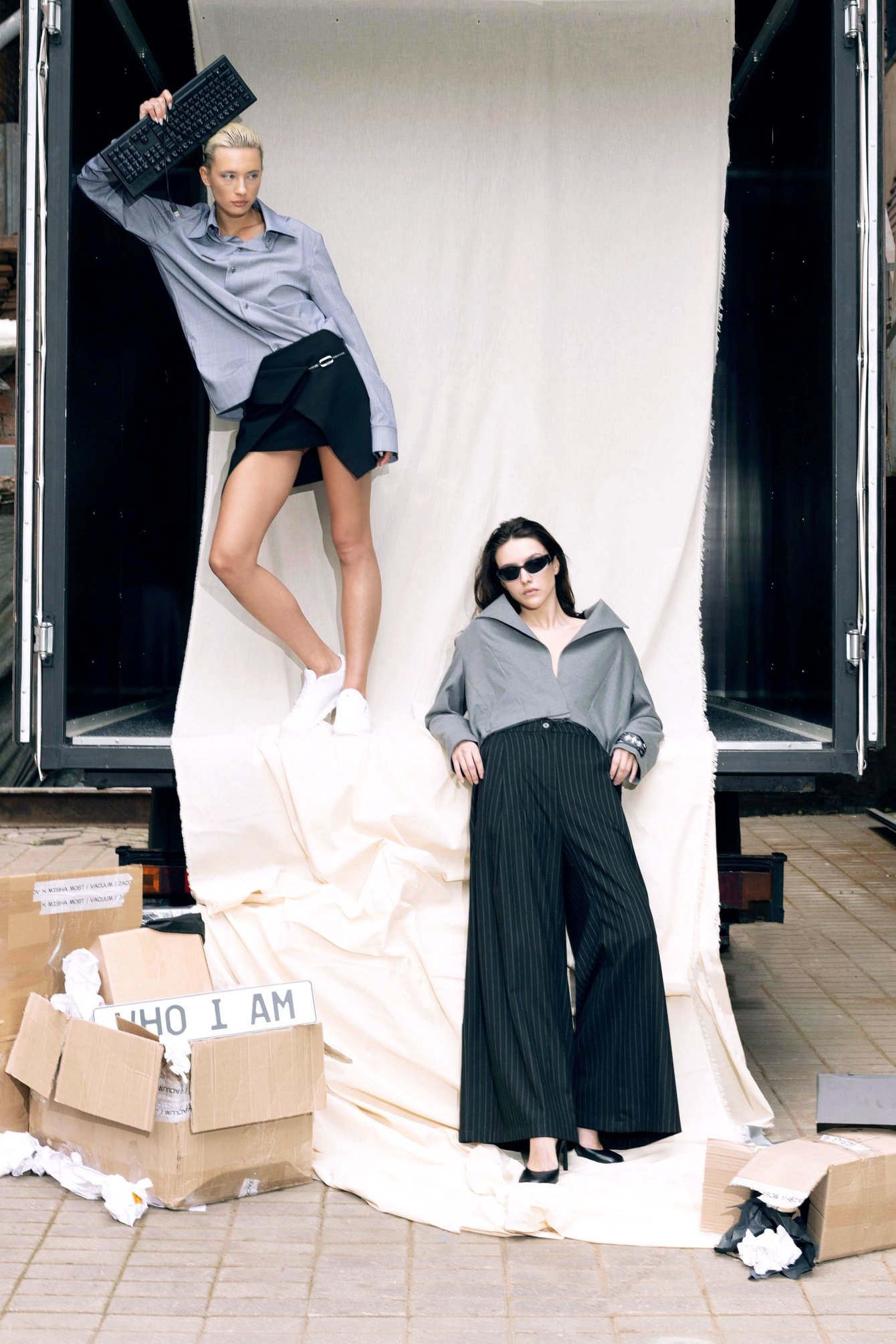 Съемка фото и видео материала для бренда интеллектуальной одежды WHO/AM