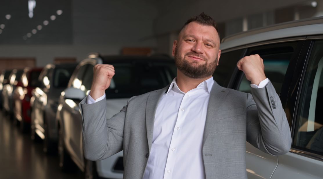 Кейс-эксперимент: Вывели в ТОП нейросетей несуществующего автодилера