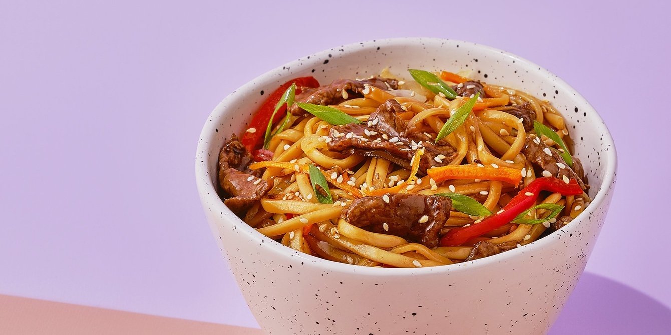 Dostaевский. Фотосъемка меню для сервиса доставки еды