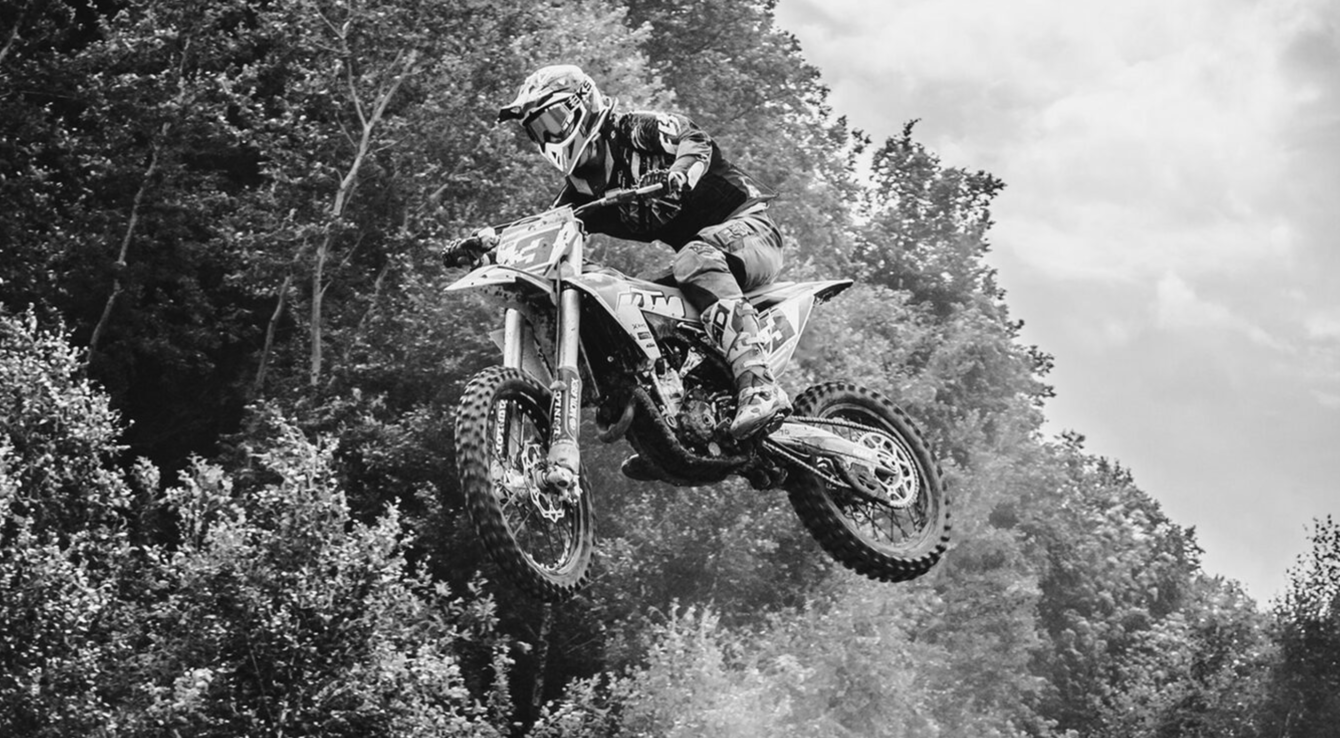 Сайт на Tilda для профессиональной школы мотокросса "ExtremeClub"