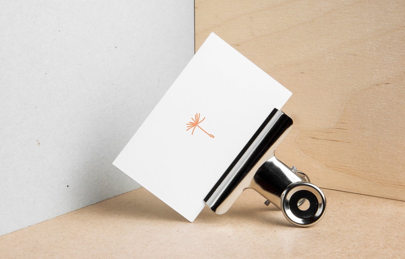 Логотип для мастера массажа Kinesthetic therapy