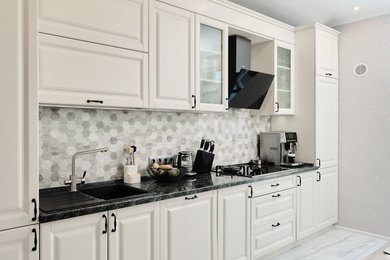 Продажа кухонь стоимостью от 150 000 рублей через опросы во Вконтакте.