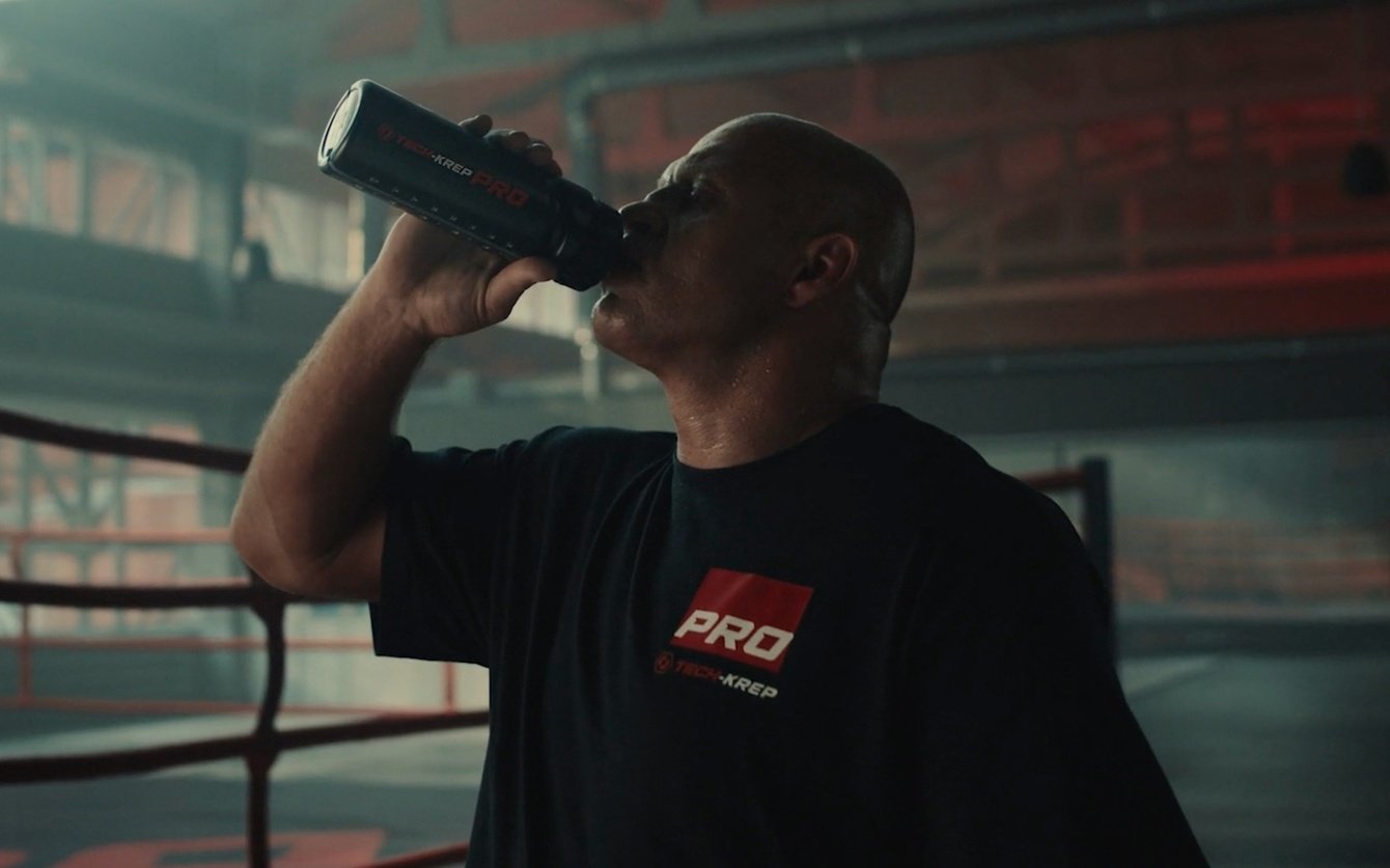 Емельяненко снова на ринге. В рекламе систем крепления