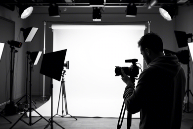 Реклама фотостудии для маркетлейсов: от бесполезных кликов — к платящим клиентам