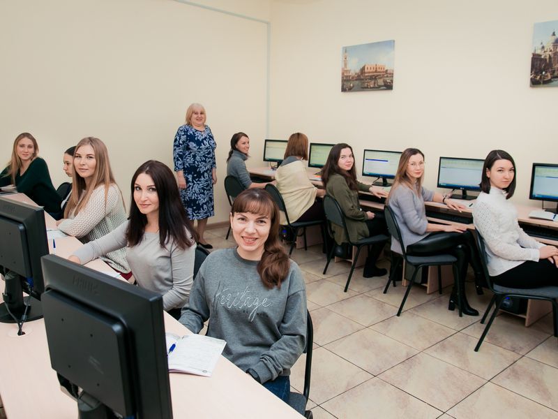 Как привлечь 500 учеников на 20 очных курсов в месяц?