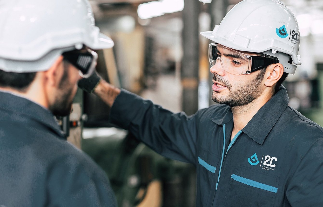 2С: Фирменный стиль и брендбук компании