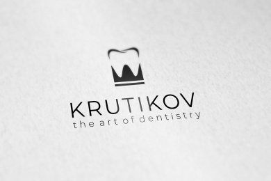 Логотип для стоматолога Дениса Крутикова - победа в конкурсе.