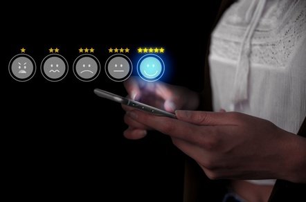 Отзывы, которые двигают выдачу: как репутация формирует результаты поисковиков и ИИ